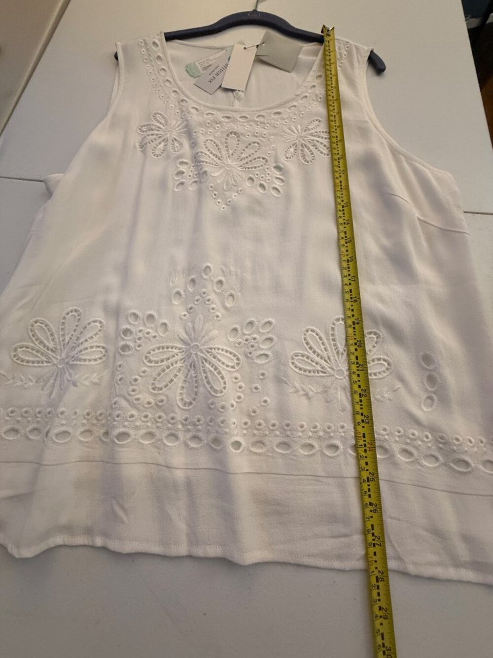 NEW Skies are Blue, Sanderson Embroidery Detail Top Shell, White, 2X - Picture 8 of 10